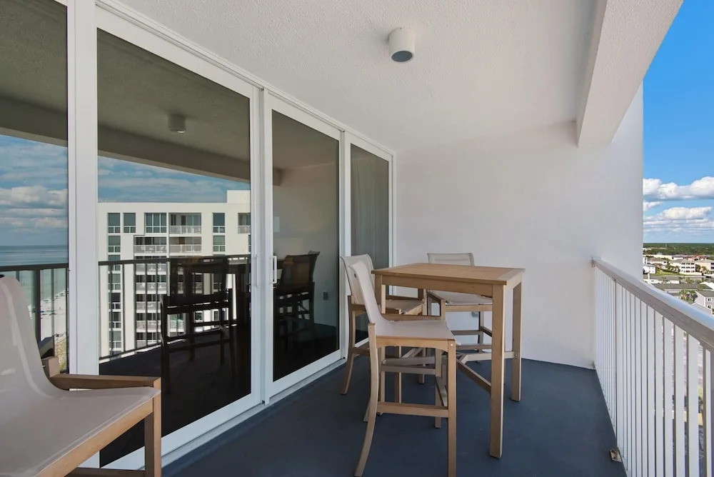 Shoreline Towers 2115