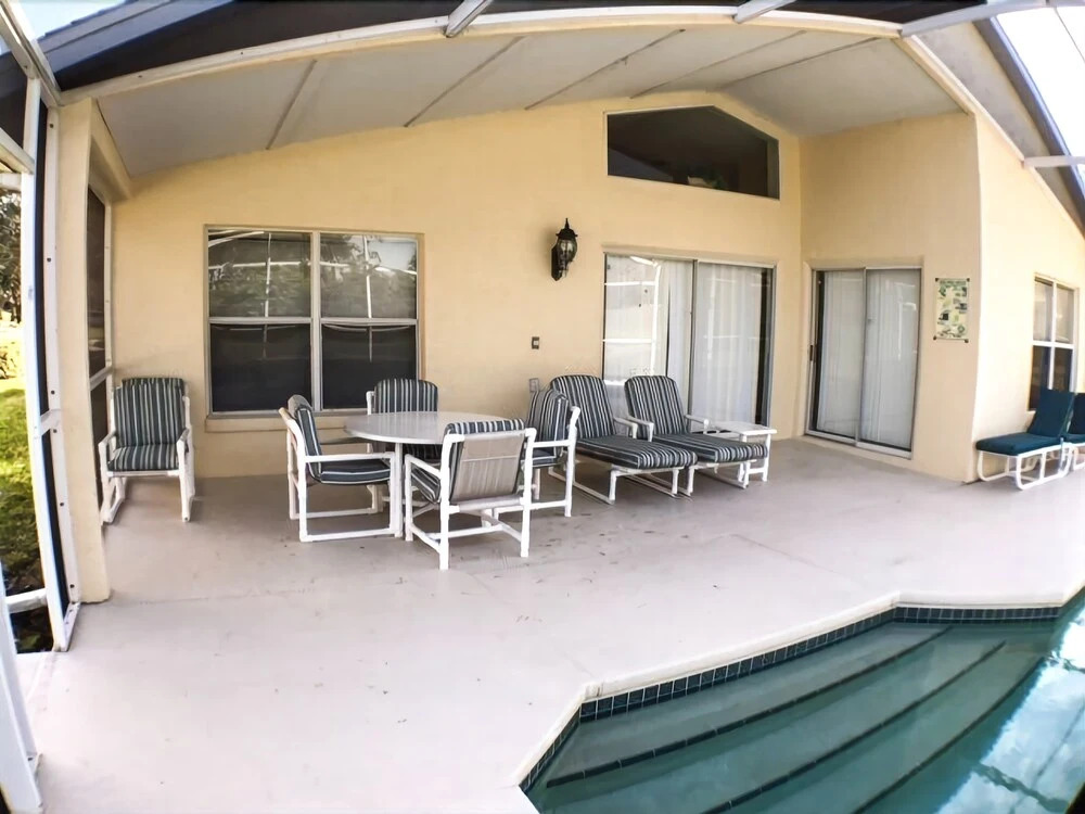 Golf Course View Private Pool ! 3 Bedroom Home
