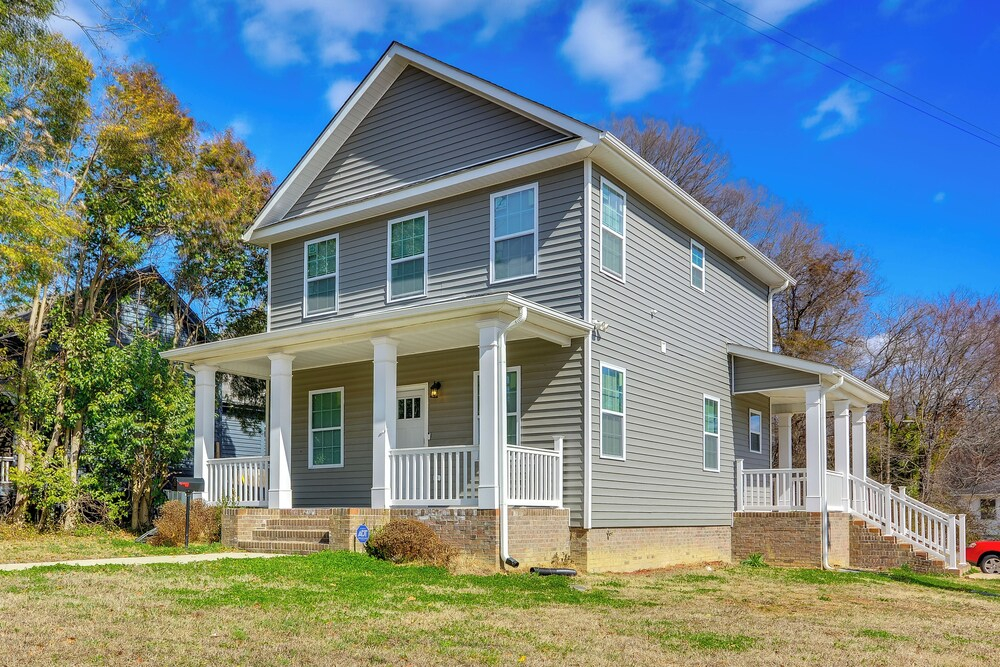 1 Mi to Downtown Greensboro: Newly Built Home!