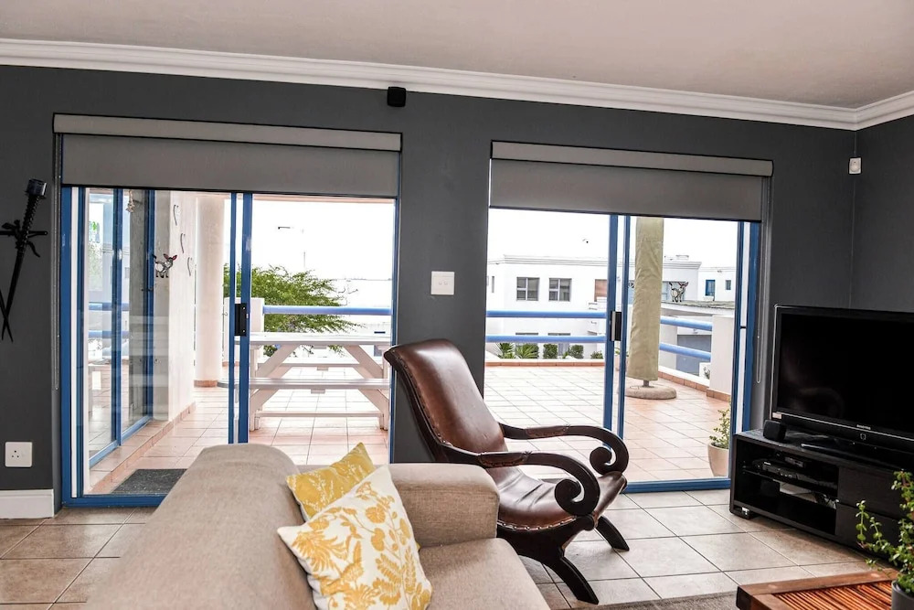 Charis to Theo - Relax in Style at This 3-bedroomed Langebaan Holiday House
