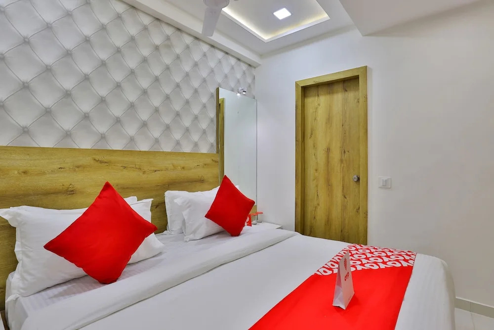 OYO 18485 Hotel Lincoln