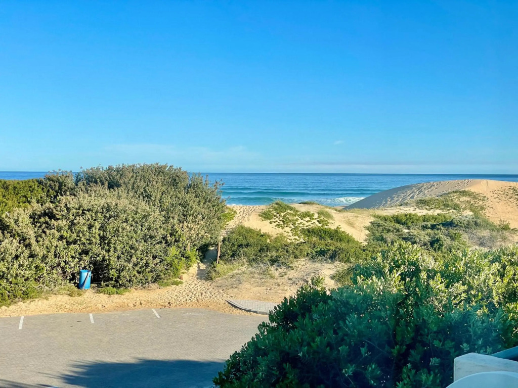 8 Settler Sands Beachfront Accommodation Sea View