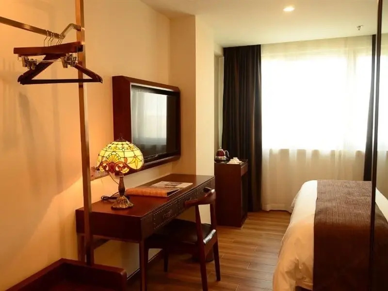 S One Hotel