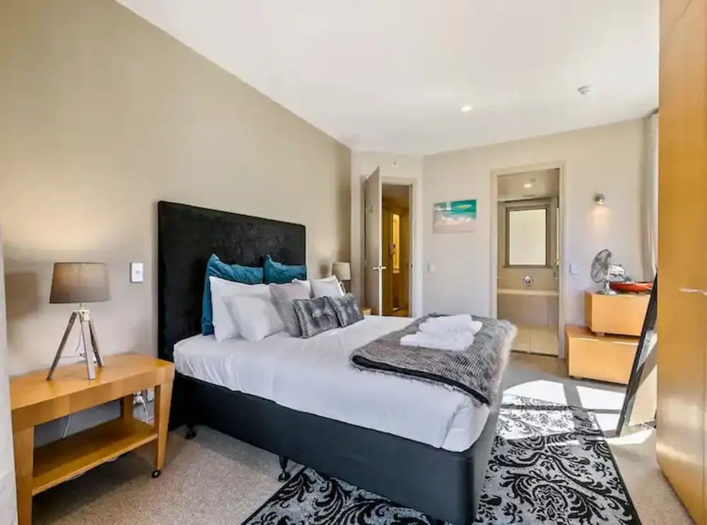 Enormous CBD 1BR Unit w/ Parking by Zodiak Stays
