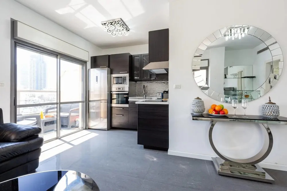 Hakovshim Miroir in Tel Aviv-yafo