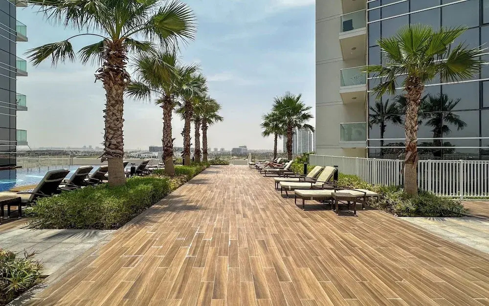 Waves - Elegant 28th Floor Studio in Carson A, Damac Hills