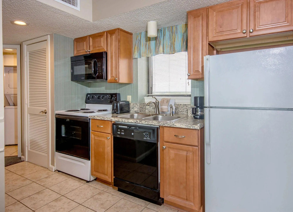 Breakers Oceanfront Boutique Resort on 27th