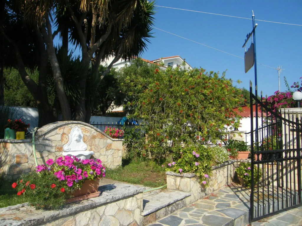 Panorama Studios and Apartments