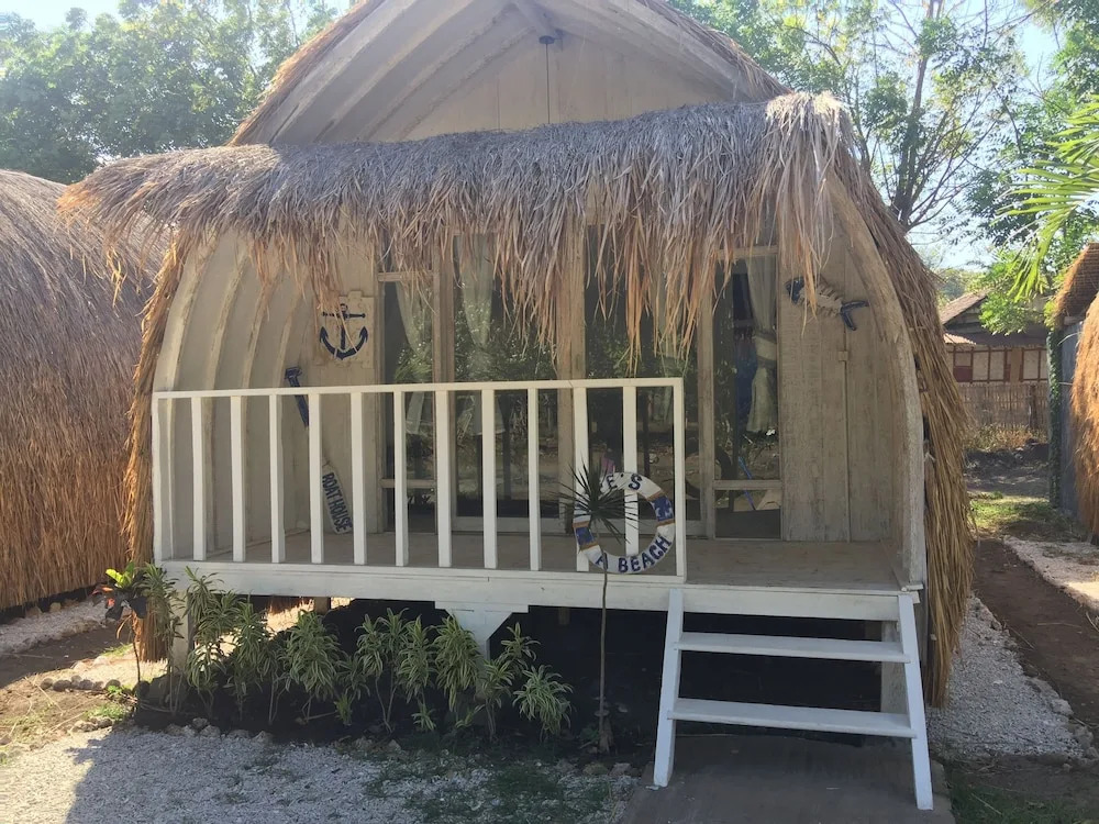 Maleo Moyo Hotel & Dive Resort