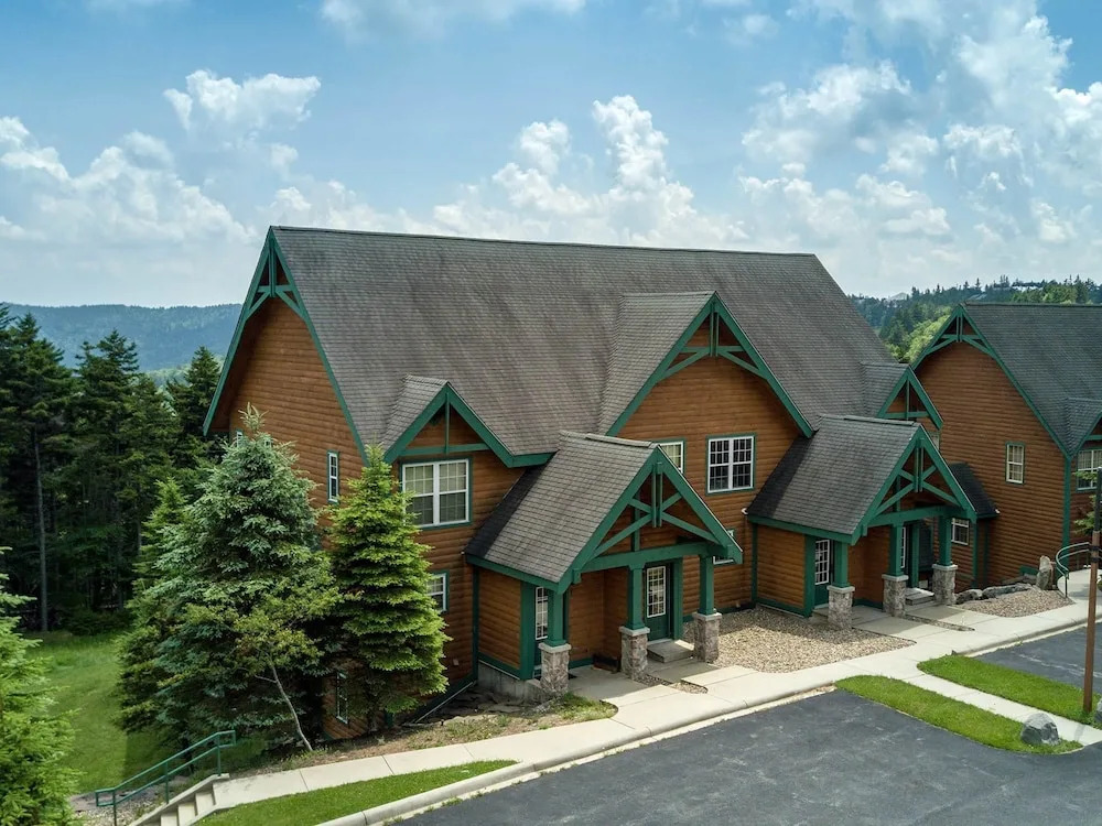 3br+: Camp 4 # 11