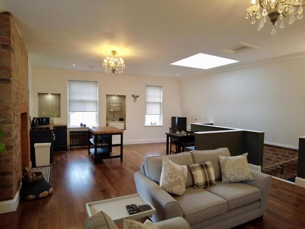 The Bards Loft, Large Studio Apartment