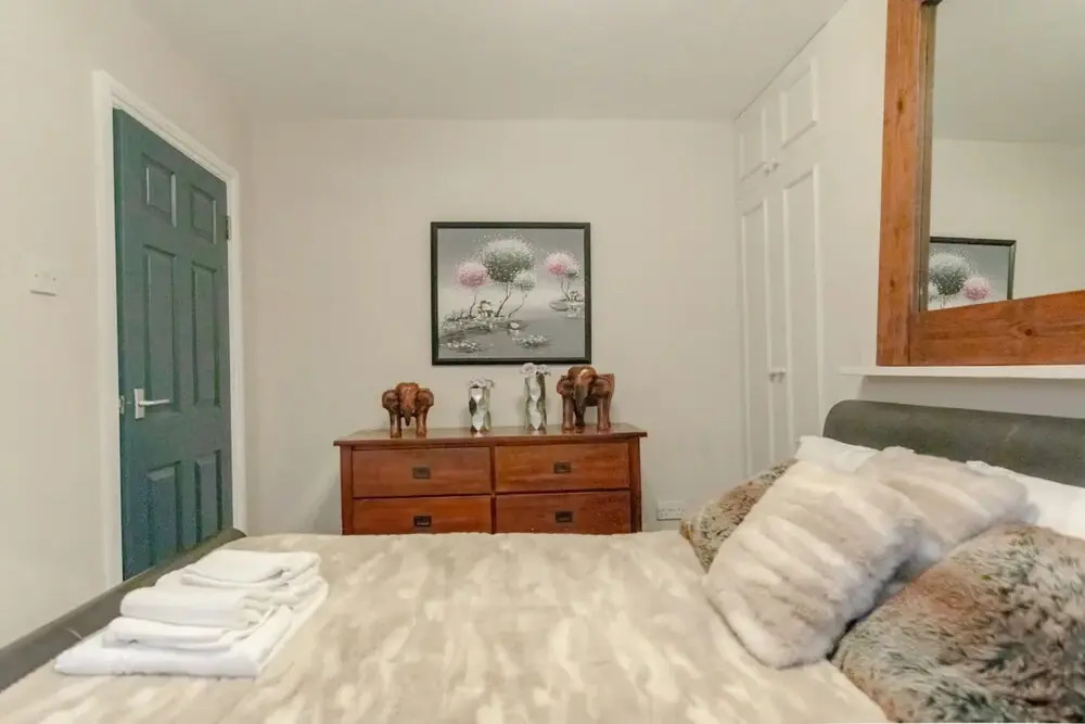 Spacious 1 Bedroom Garden Flat Near King's Road