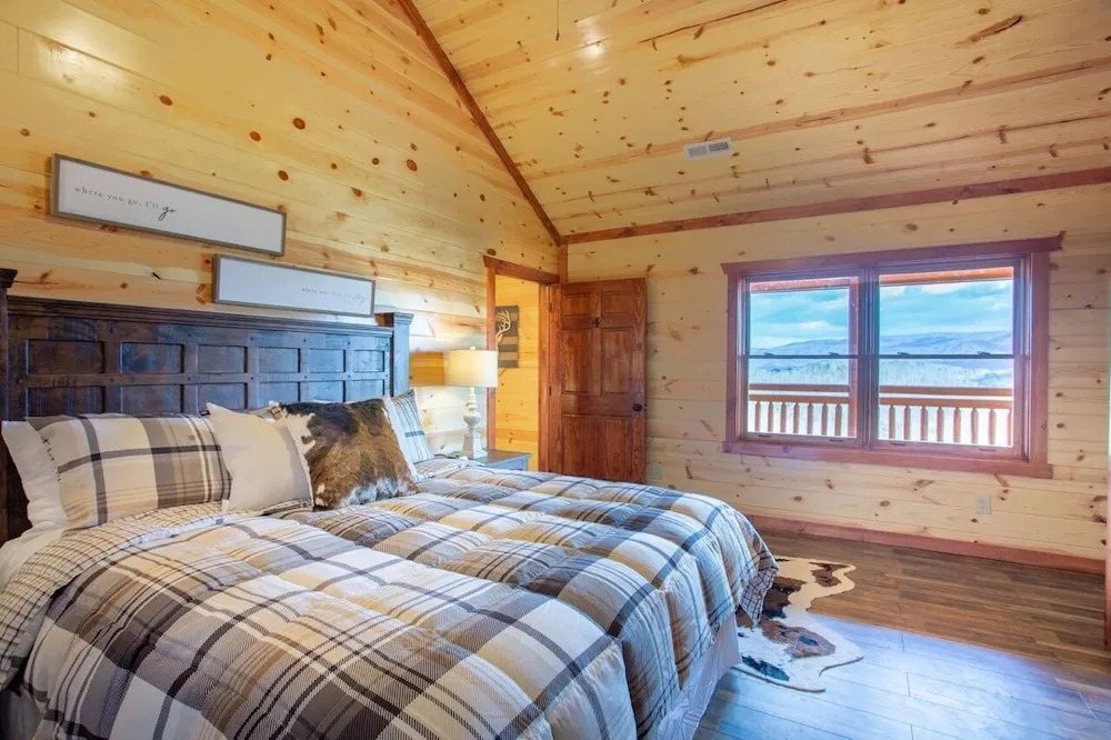 .lookout Lodge 6 Bedroom Cabin