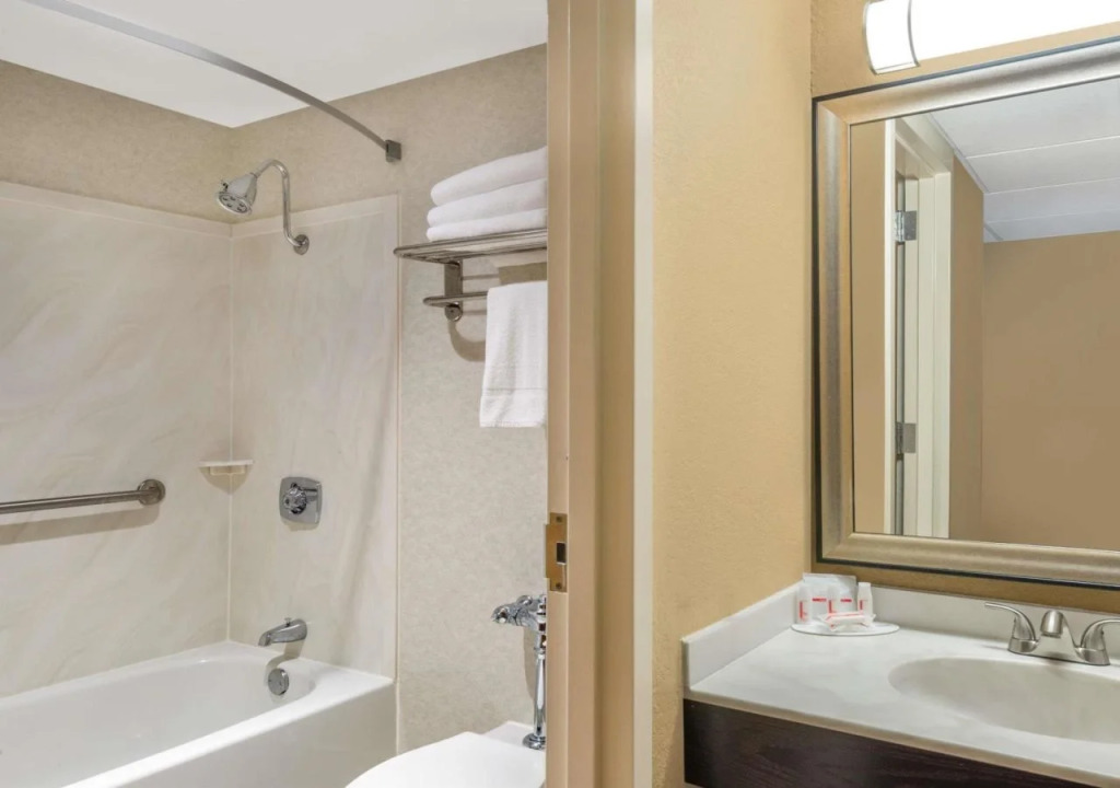 Ramada by Wyndham Paintsville Hotel & Conference Center