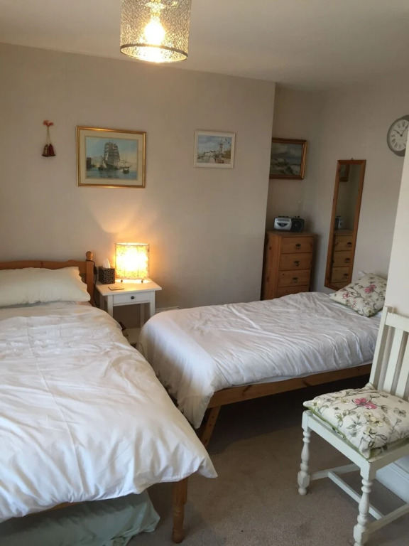 Modern 2 Bedroom Apartment in Central Exmouth