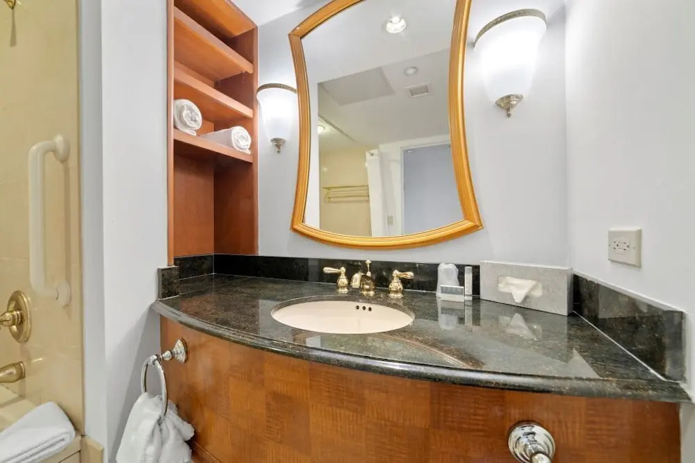 2BR Condo On The Boardwalk w/3 Baths! Cozysuites