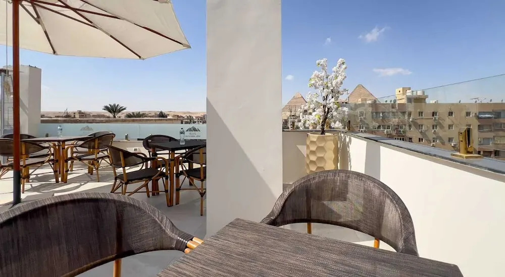 Casa Pyramids View