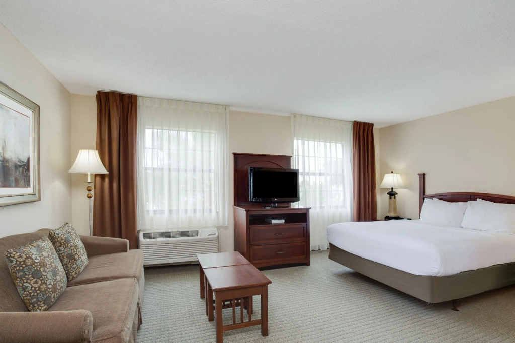 Staybridge Suites Tampa East- Brandon by IHG