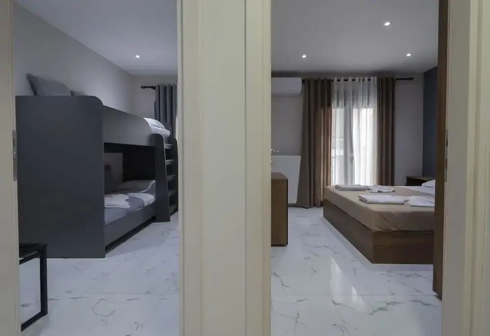 Central Cozy Home by Rentals Pro