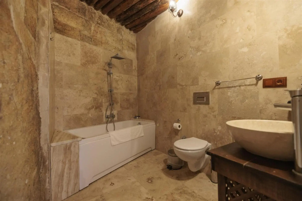 Shadow Cave House