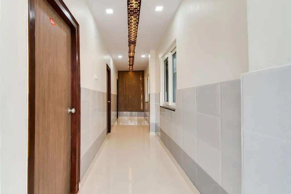 OYO Flagship Hotel GV Residency