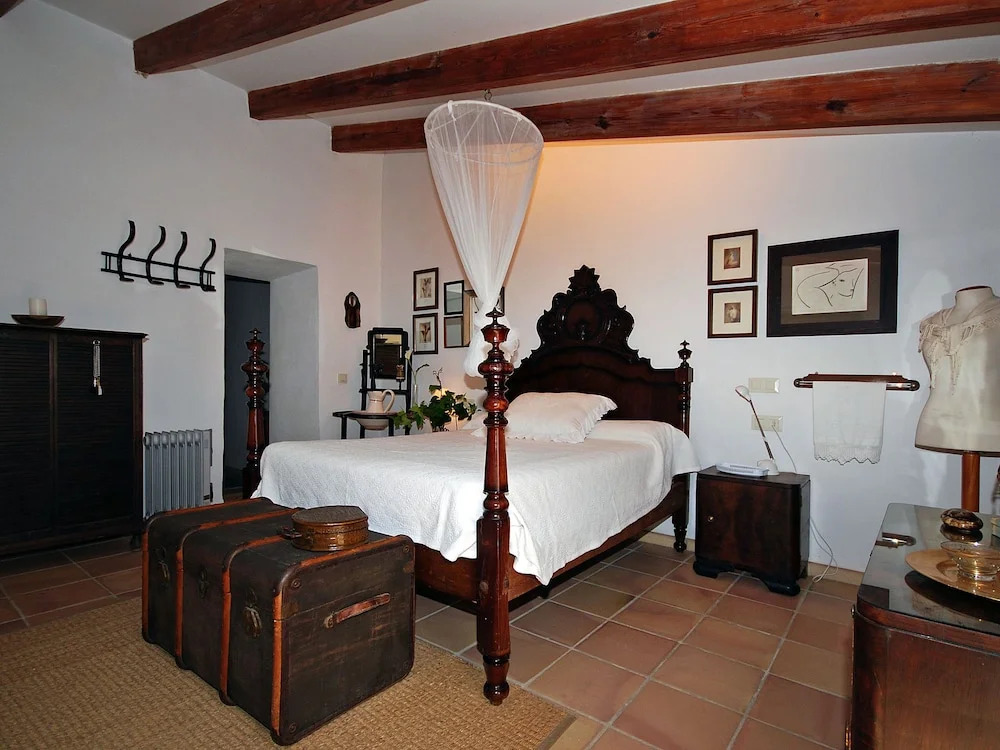 Vintage Mansion in St Llorenç des Cardassar With Pool