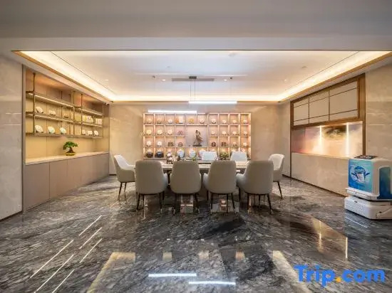 Lefeng Hotel (Kunming Tongde Square Wan Hong Road Branch)