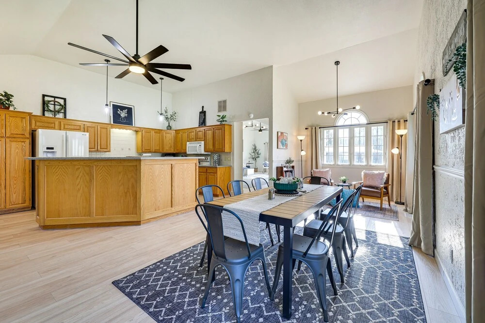 Holiday Island Home w/ Screened-in Deck & Fire Pit