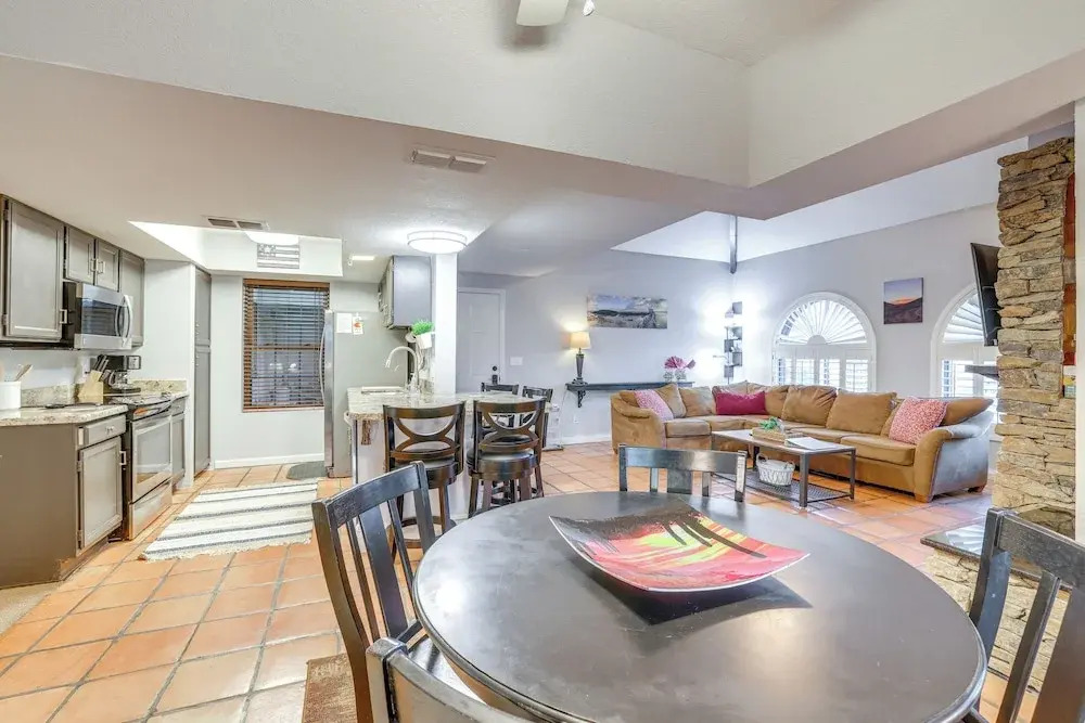 Walk to Park: Scottsdale Condo w/ Community Pool!