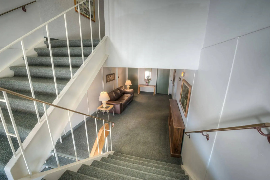 Claymore Inn and Suites