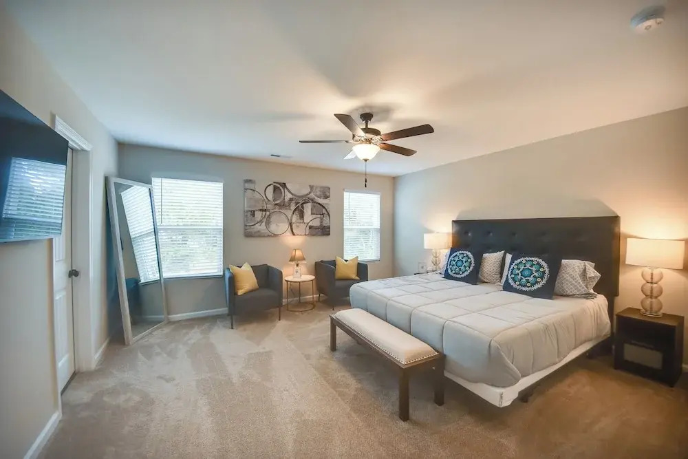 Walk to Beach: Group Getaway in Coastal Virginia