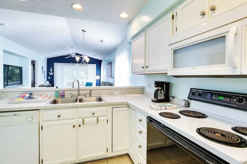 Golf & Resort Perks: Premier Condo 10 mi to Myrtle