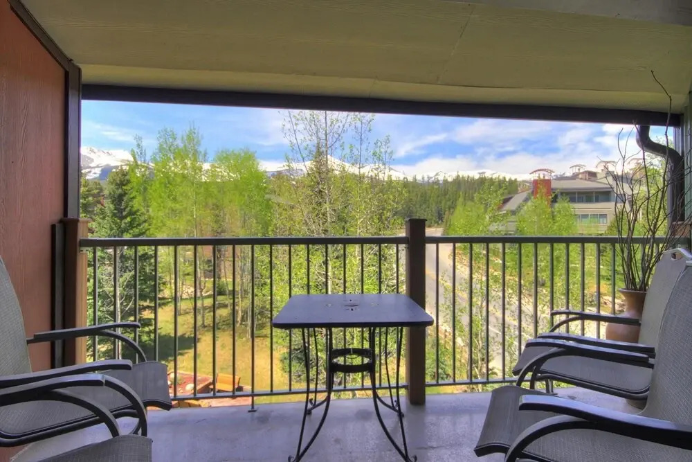 Sawmill 316 2 Br condo by RedAwning