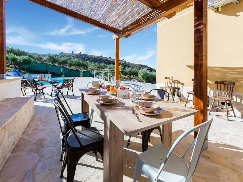 Attractive Apartment in Realmonte with Shared Swimming Pool
