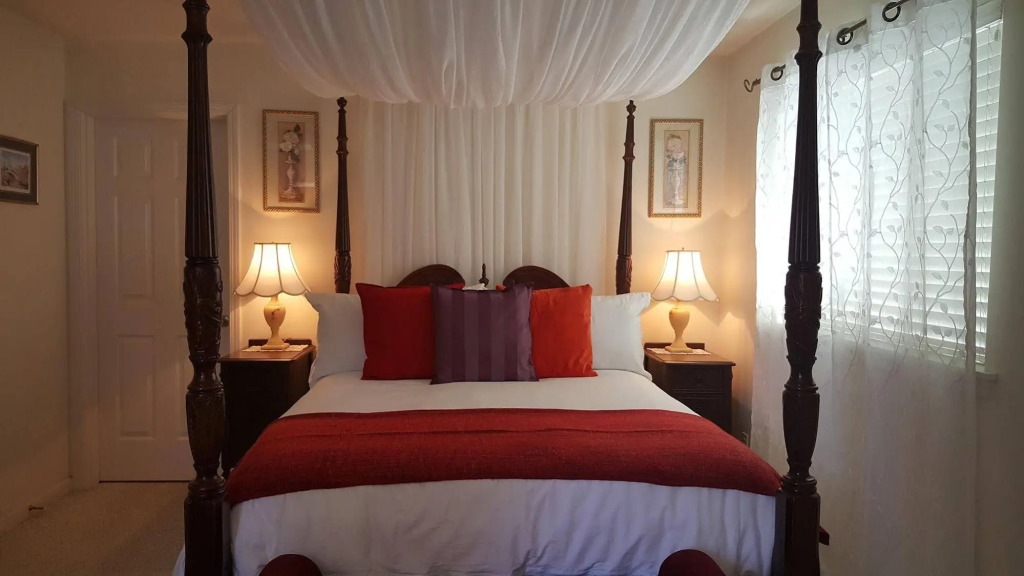 RubyJune Inn