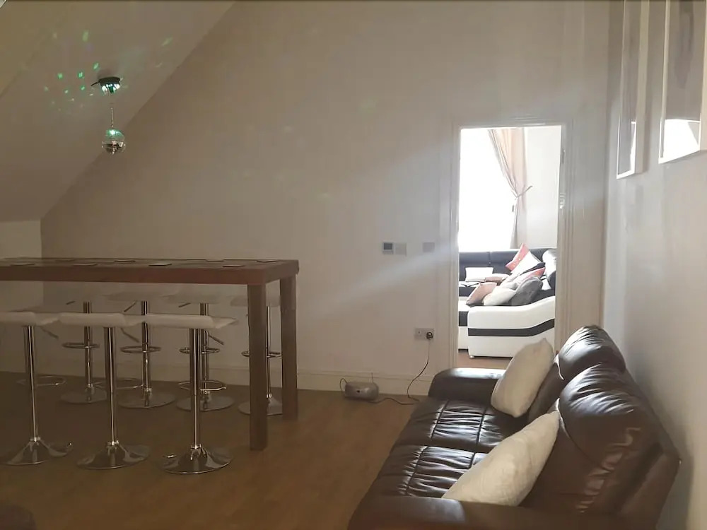 Liverpool Centre Penthouse Sleeps 8