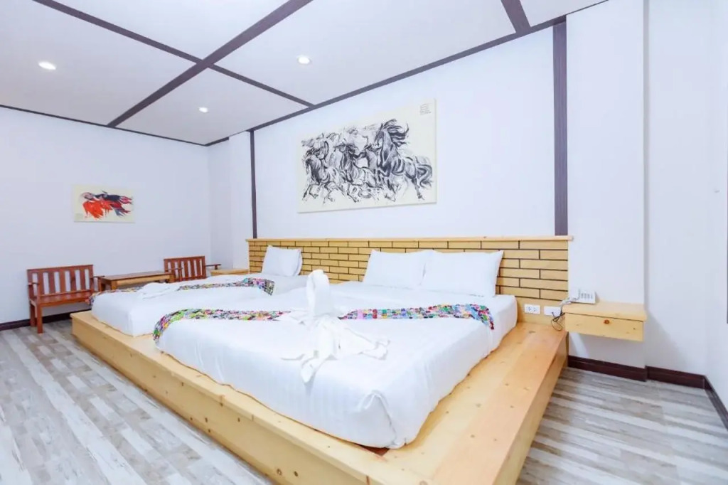 Saline Hot Spring Resort นำ้พุร้อนเค็ม รีสอร์ท