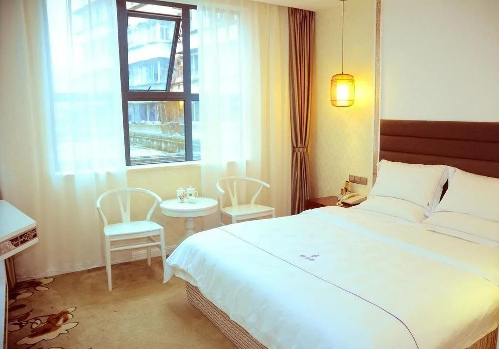 Dujiangyan Huaxi Hotel