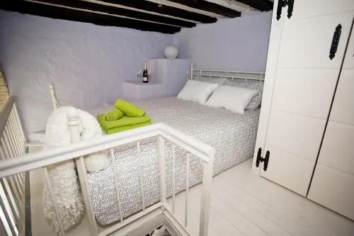 Aurora Tiny Apartment