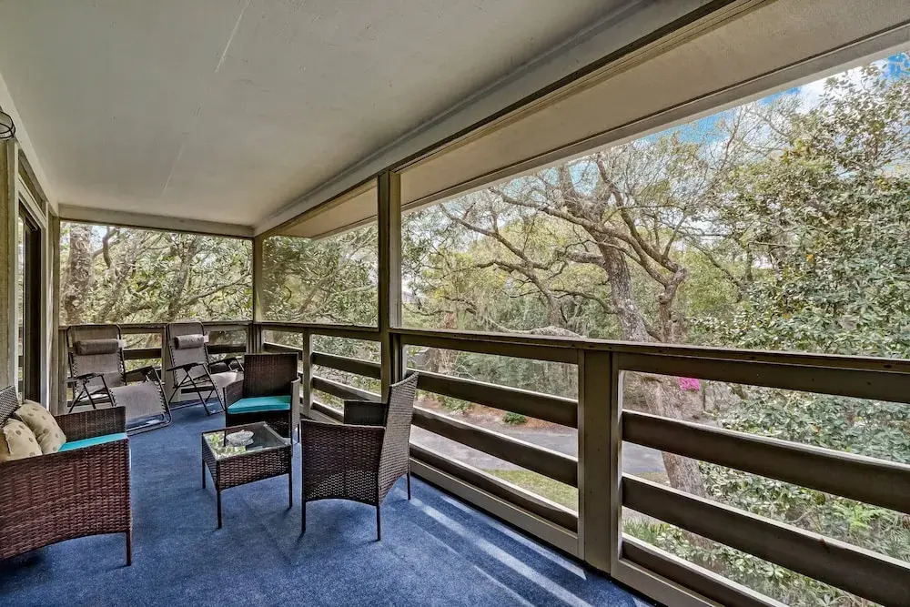 3e Amelia Landings 2 Bedroom Condo by RedAwning
