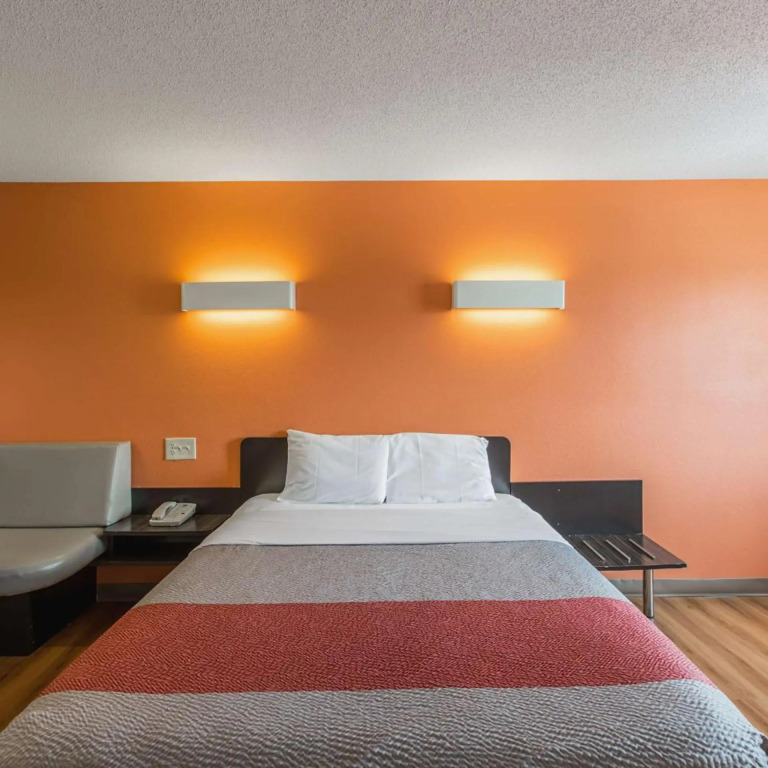Motel6 Omaha, NE - Central