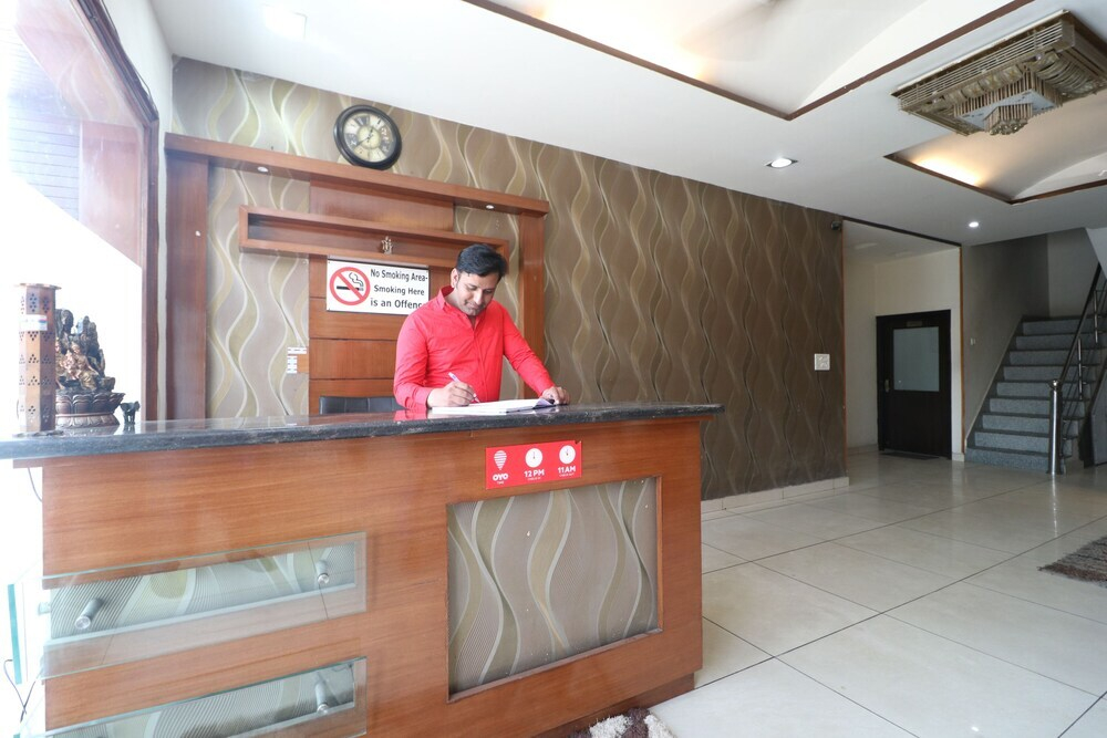 OYO 24863 Suri Guest House