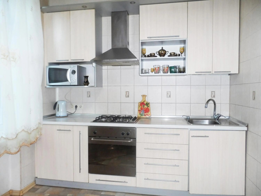Apartment on Skorykovskyi Lane 4