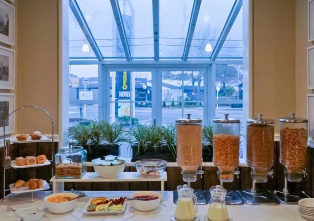 Pavilions Hotel