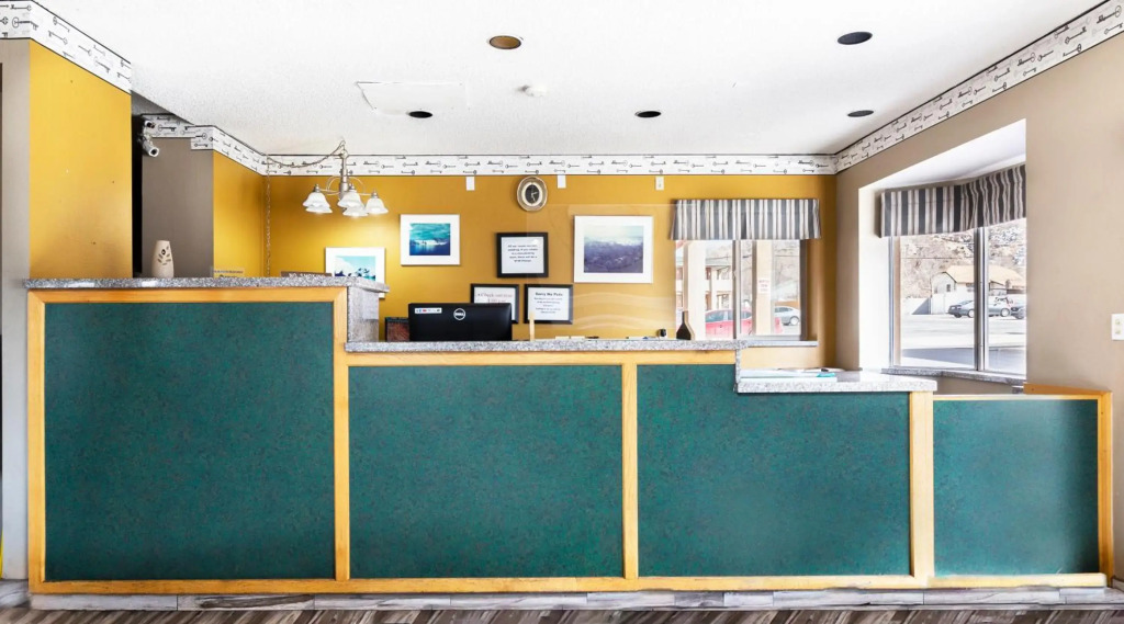 Cedar Valley Inn