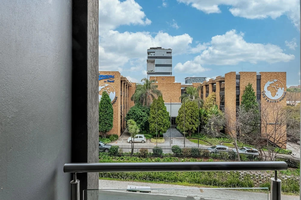 KMG Apartments at The Apex