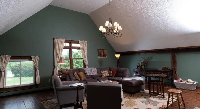 The Karass Inn