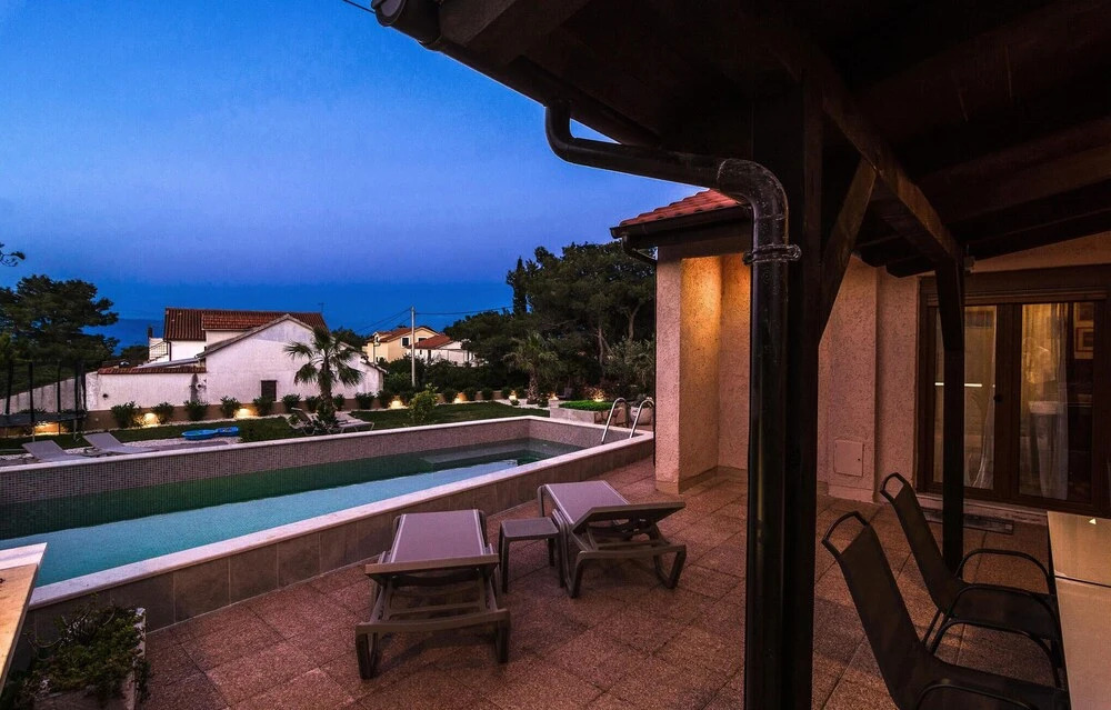 Beautiful Home in Mudri Dolac With Sauna, Wifi and 4 Bedrooms
