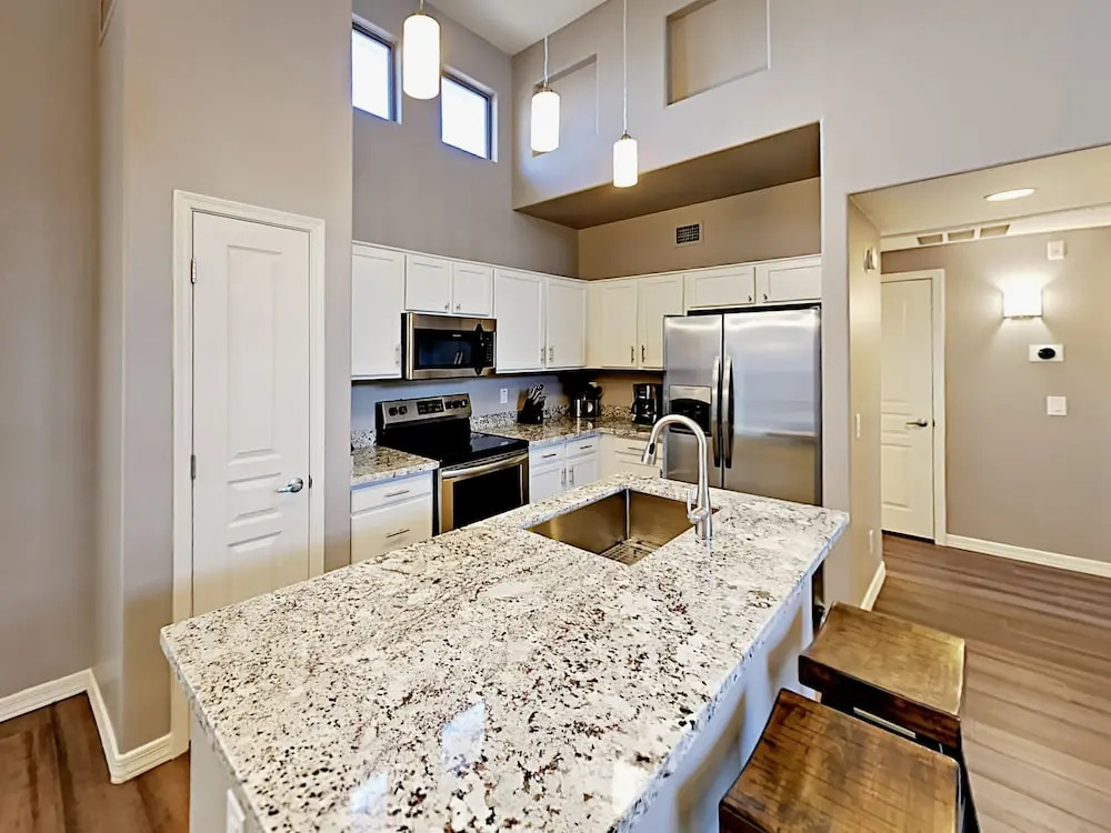 15221 Clubgate Drive Condo Unit 2104 1 Bedroom 1.5 Bathroom Condo