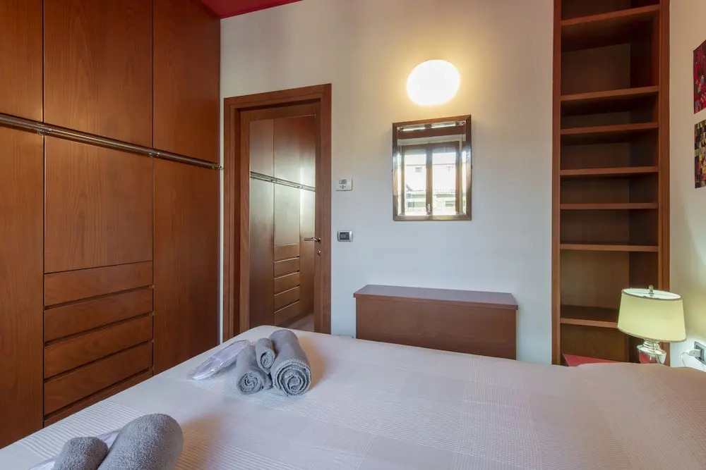 Santo Stefano - 3721 - Milan - Hld 37526